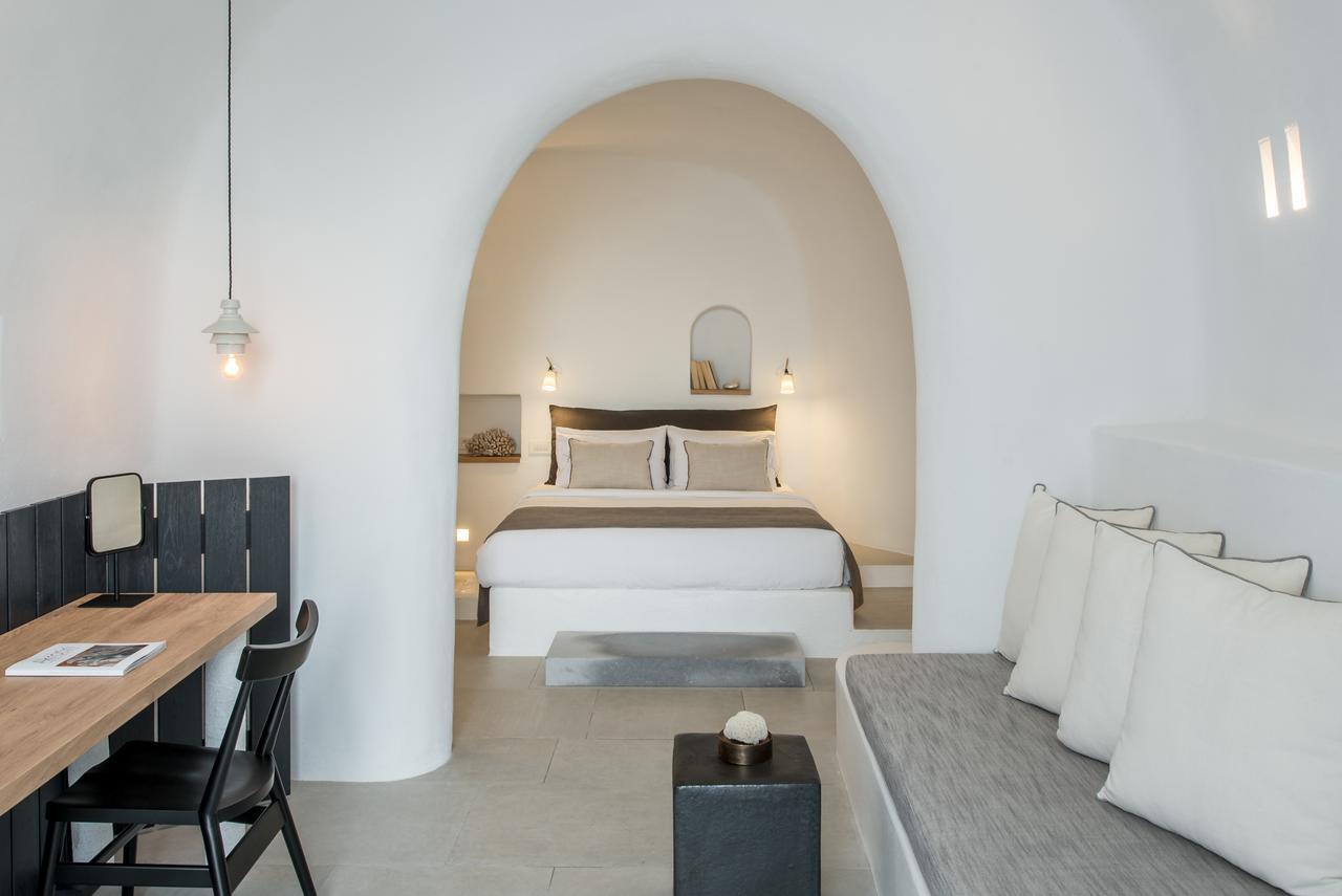Suite Traditionnelle - Vue sur Caldera (2 Adultes)
